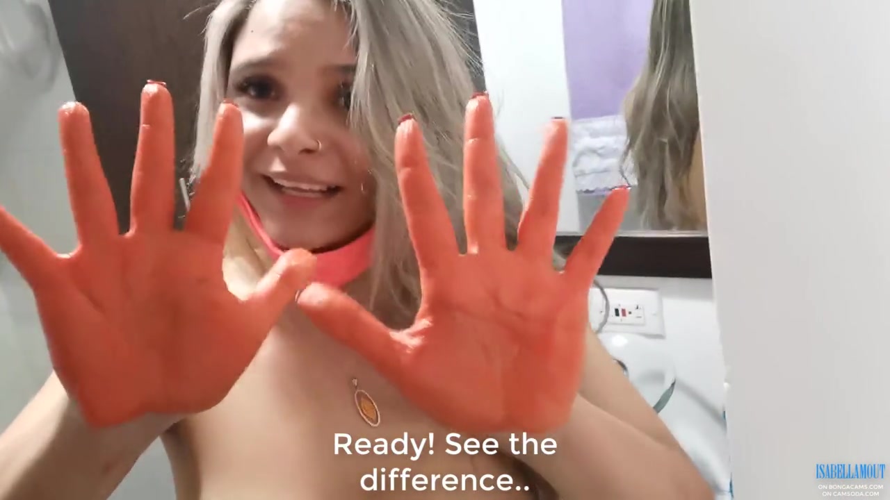 Жопастая телка в комбинации чпокается раком и получает дозу спермака