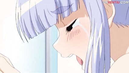 Стройная малышка осталась одна и решила предаться горячей мастурбации