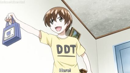 Красивая телочка знатно обрабатывает два больших половых органа